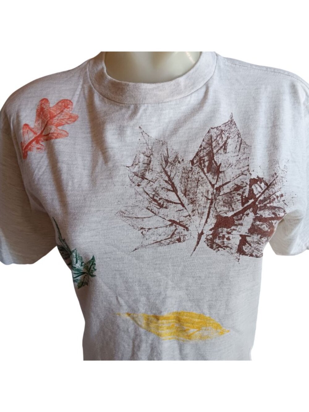 AOP Vintage Women's T-shirt Small Fall Leaves 1990's Willow Bay Minimal Mom